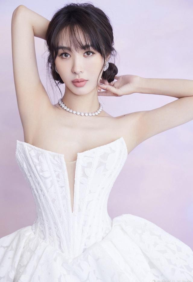 李菲儿